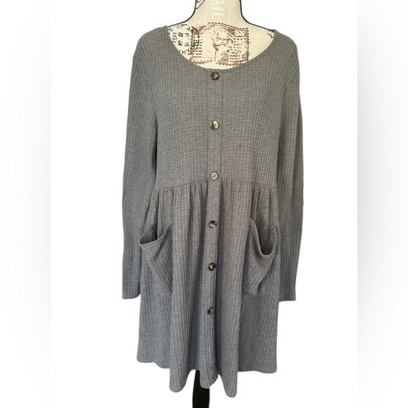 Umgee waffle knit gray babydoll dress with front pockets size small - Picture 2 of 11
